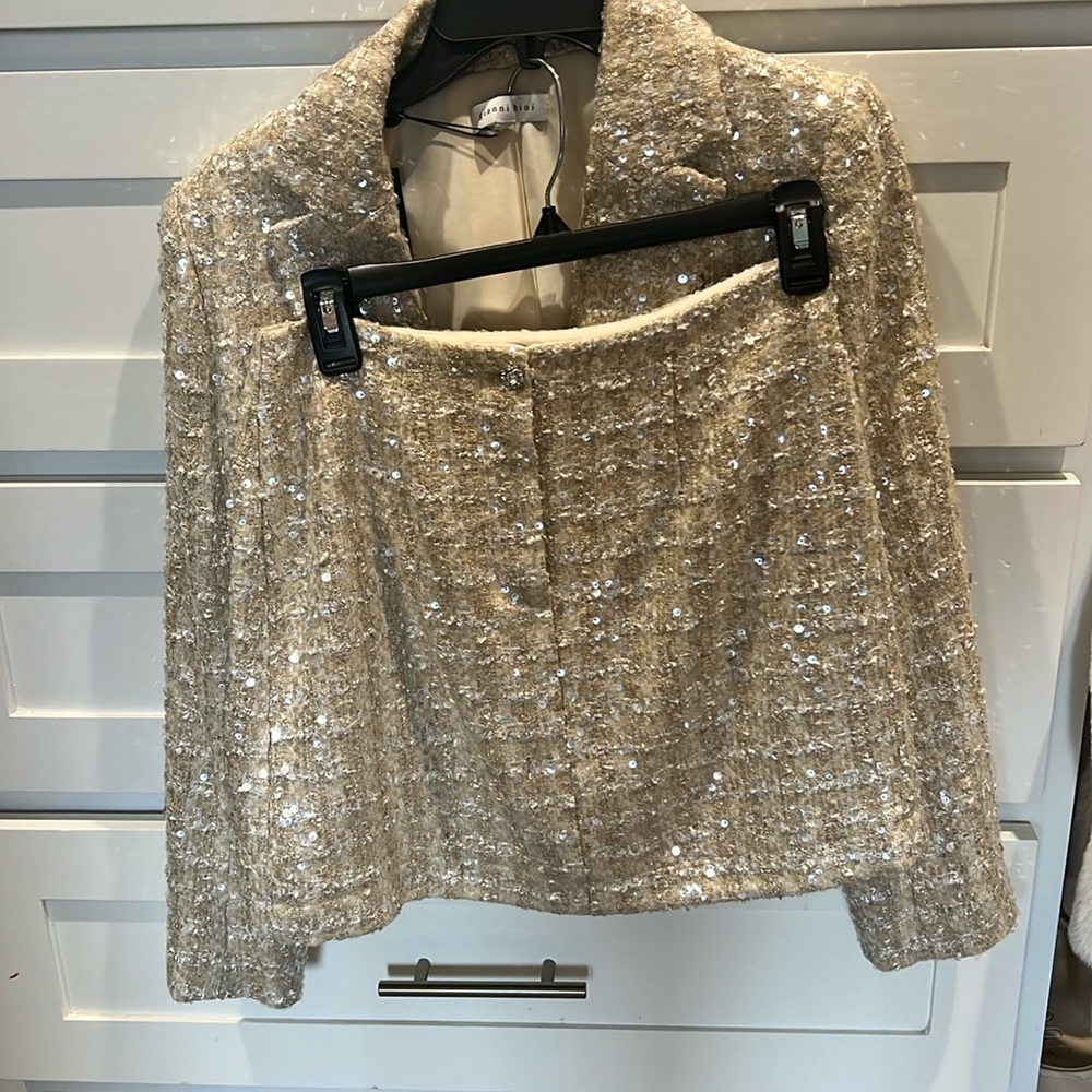 Gianni Bini champagne tweed cropped blazer skirt set